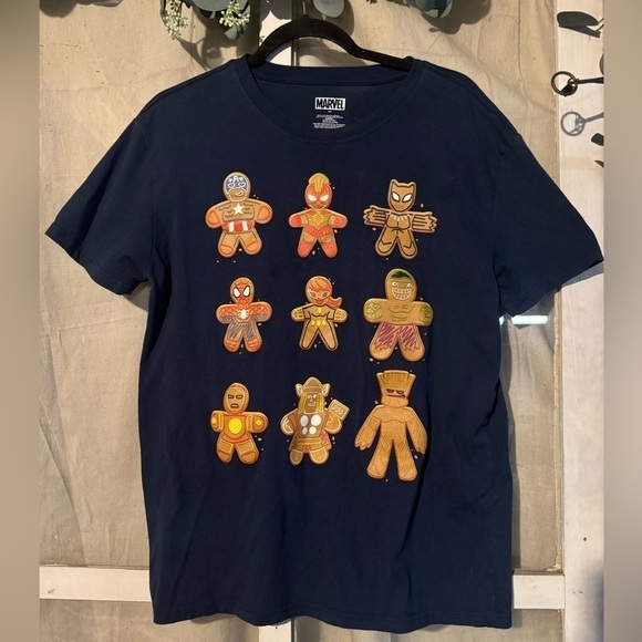 Marvel Christmas T Shirt - Picture 1 of 2